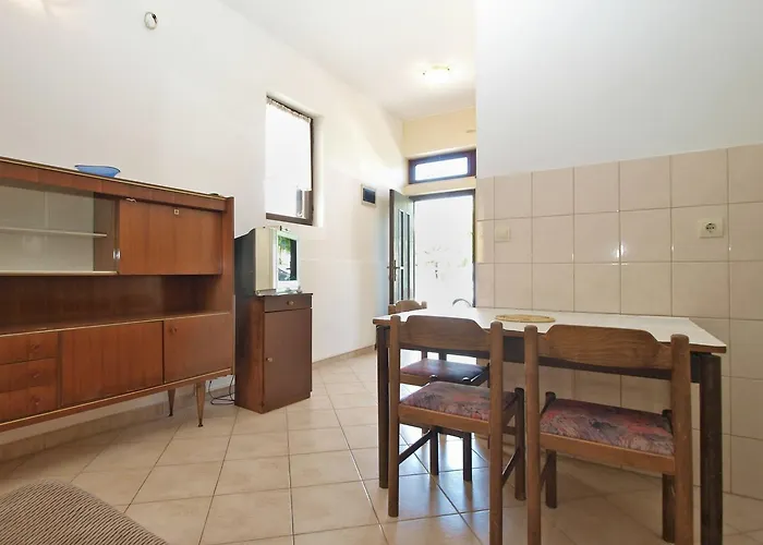 Sonja 695 Apartment